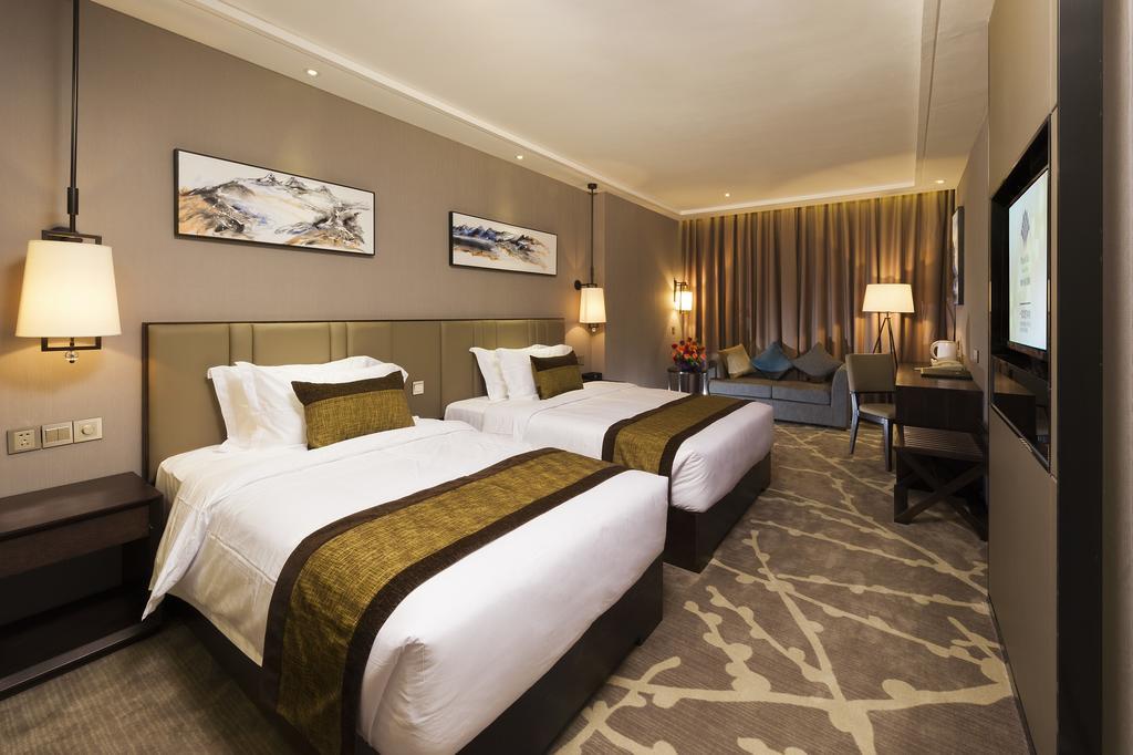 Phoenix Valley Holiday Hotel Zhuhai Room photo